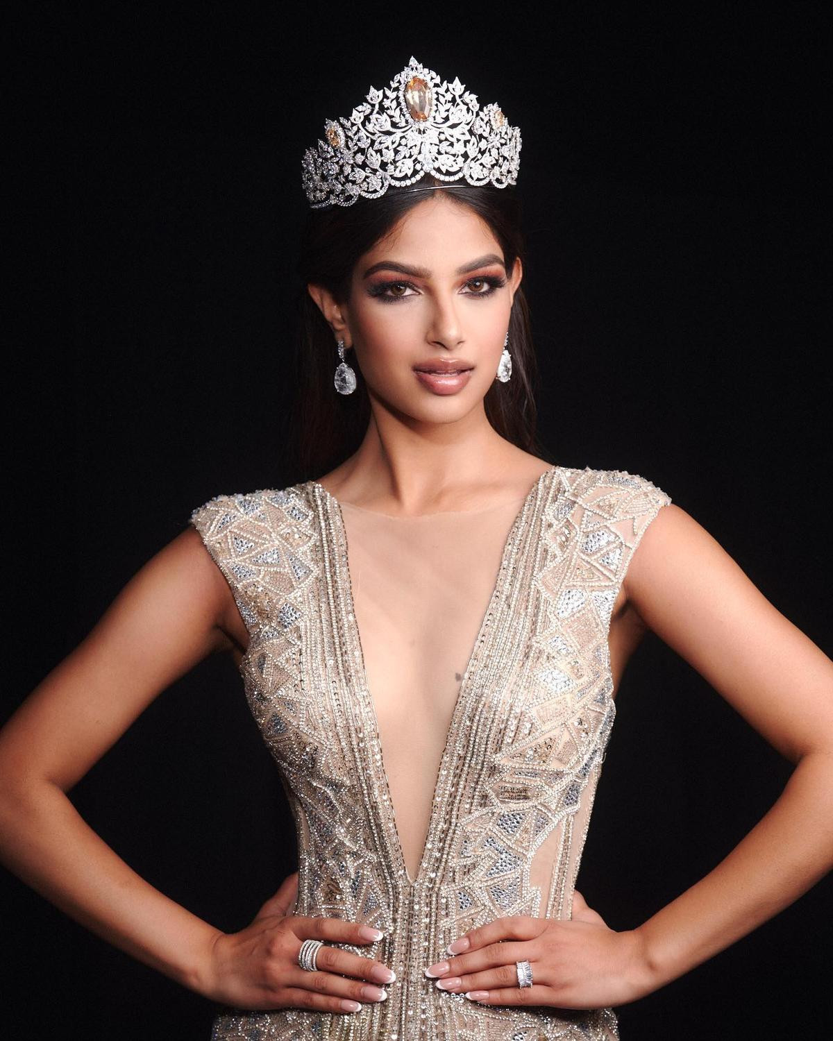 Tân Miss Universe Harnaaz Sandhu lần đầu xuất hiện sau đăng quang, nhan sắc nữ thần là có thật Ảnh 4