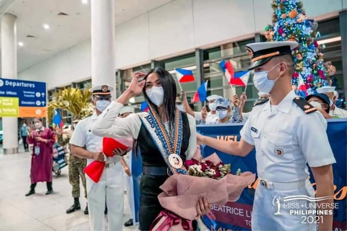 Top 5 Miss Universe 2021 - người đẹp Philippines được trao huân chương, đón tiếp trang trọng khi về nước Ảnh 4