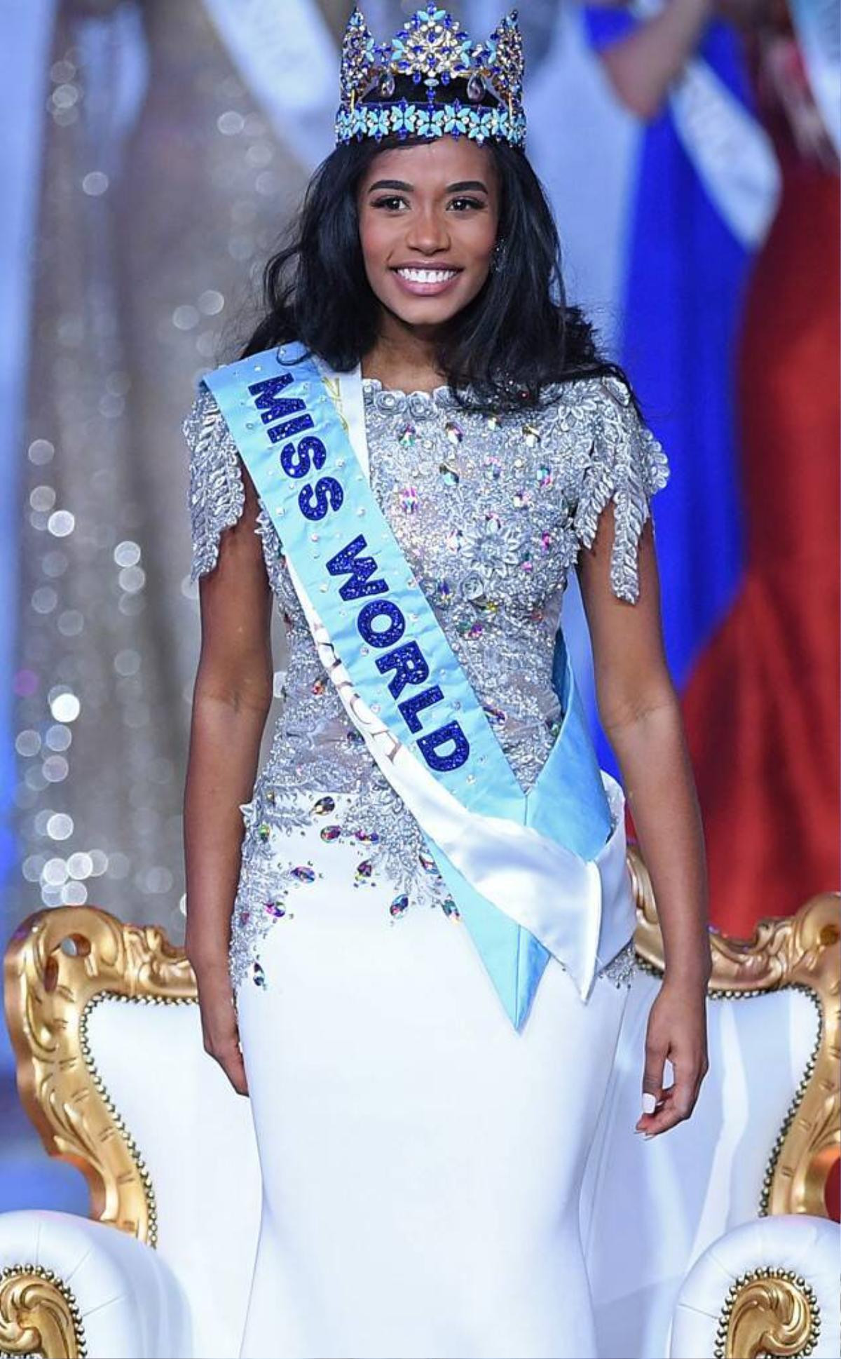 Đương kim Miss World 2019 tiếp tục thống trị ngai vị với nhiệm kì dài nhất lịch sử: 2 năm 3 tháng Ảnh 3