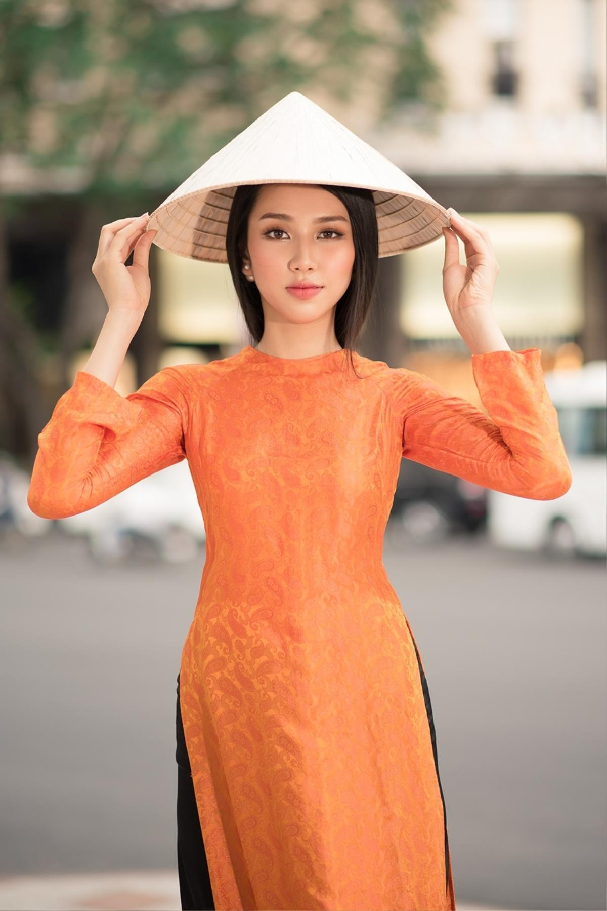 Miss Grand Thùy Tiên diện áo dài trên đất Thái, trẻ trung và đẹp thuần Việt Ảnh 4