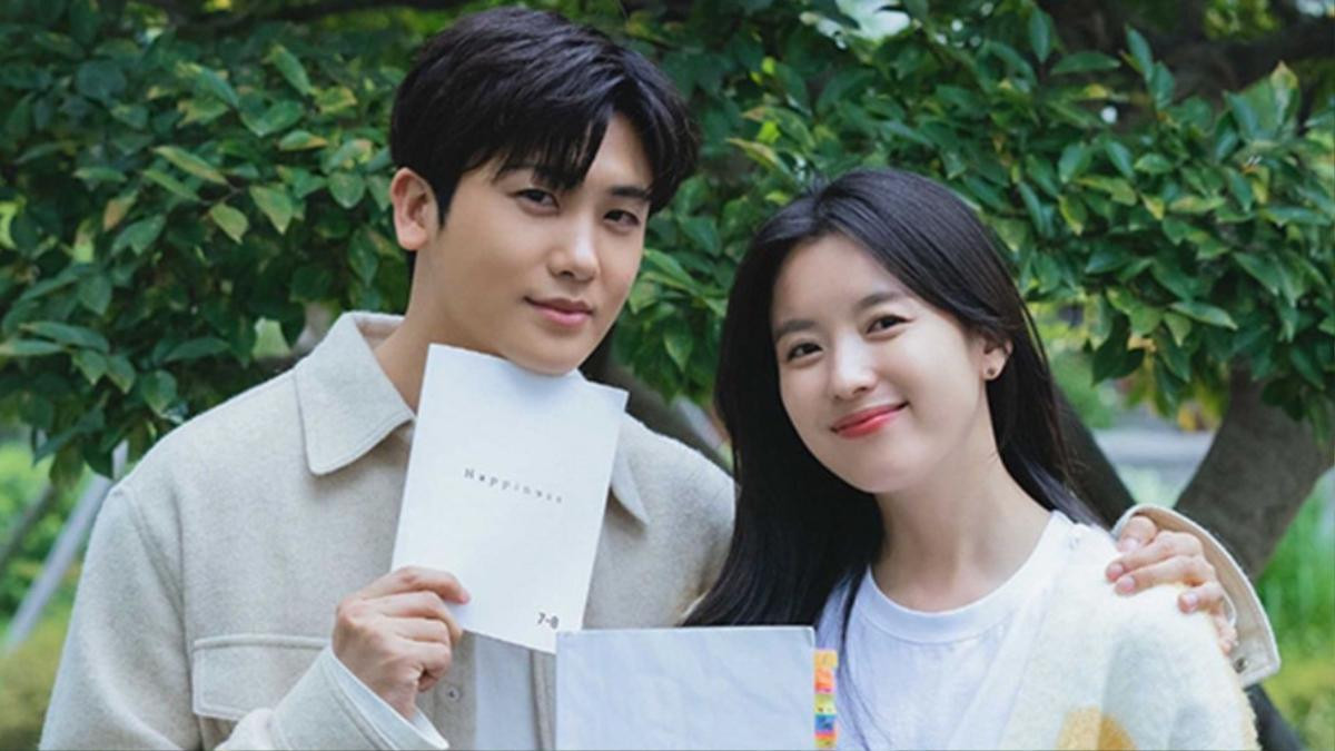 Park Hyung Sik - Han Hyo Joo ngày một thân thiết sau 'Happiness', thuyền này liệu có cập bến thành công? Ảnh 1