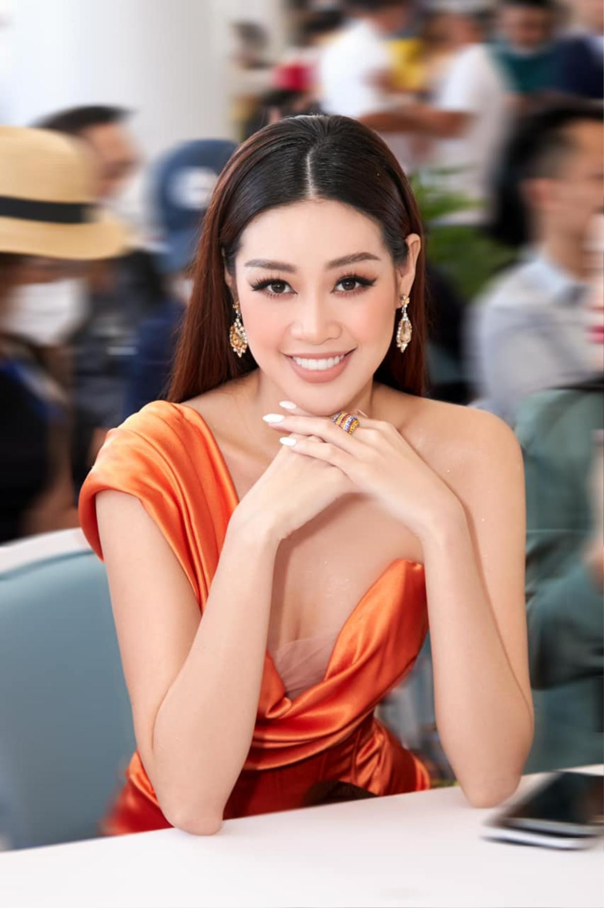 Khánh Vân diện đồ hở trên xẻ dưới, sắc vóc ngày càng xứng danh Miss Universe Việt Nam Ảnh 5