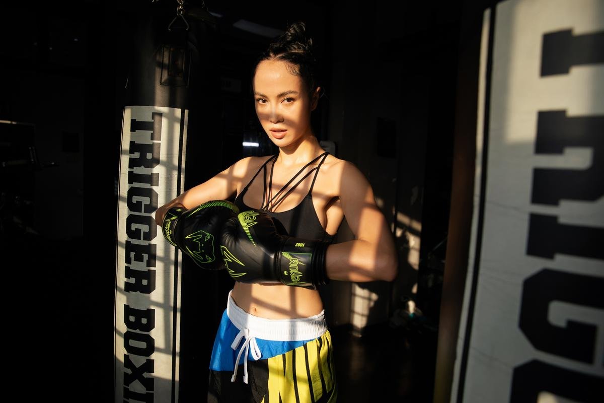 Hot quá đi, Vũ Ngọc Anh trở lại với hình tượng boxing girl, visual nổi bần bật cùng body săn chắc Ảnh 5