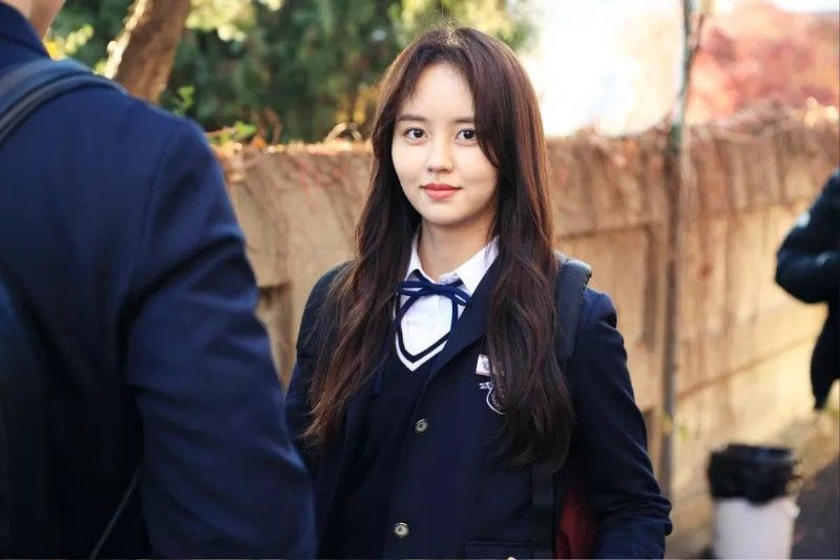 Khi sao Kbiz hóa thân vào nhân vật bằng tuổi: Park Bo Young - Kim So Hyun hơn nhau 9 tuổi cùng là nữ sinh Ảnh 7