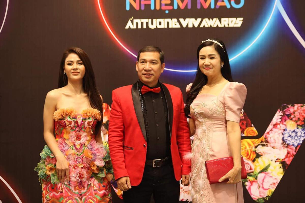 Bảo Thanh lộ vòng 2 to bất thường ở thảm đỏ VTV Awards 2021: Nghi vấn mang thai bé thứ 3! Ảnh 9