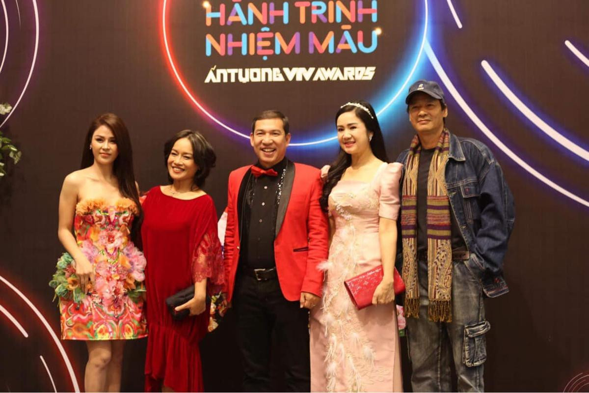 Bảo Thanh lộ vòng 2 to bất thường ở thảm đỏ VTV Awards 2021: Nghi vấn mang thai bé thứ 3! Ảnh 5