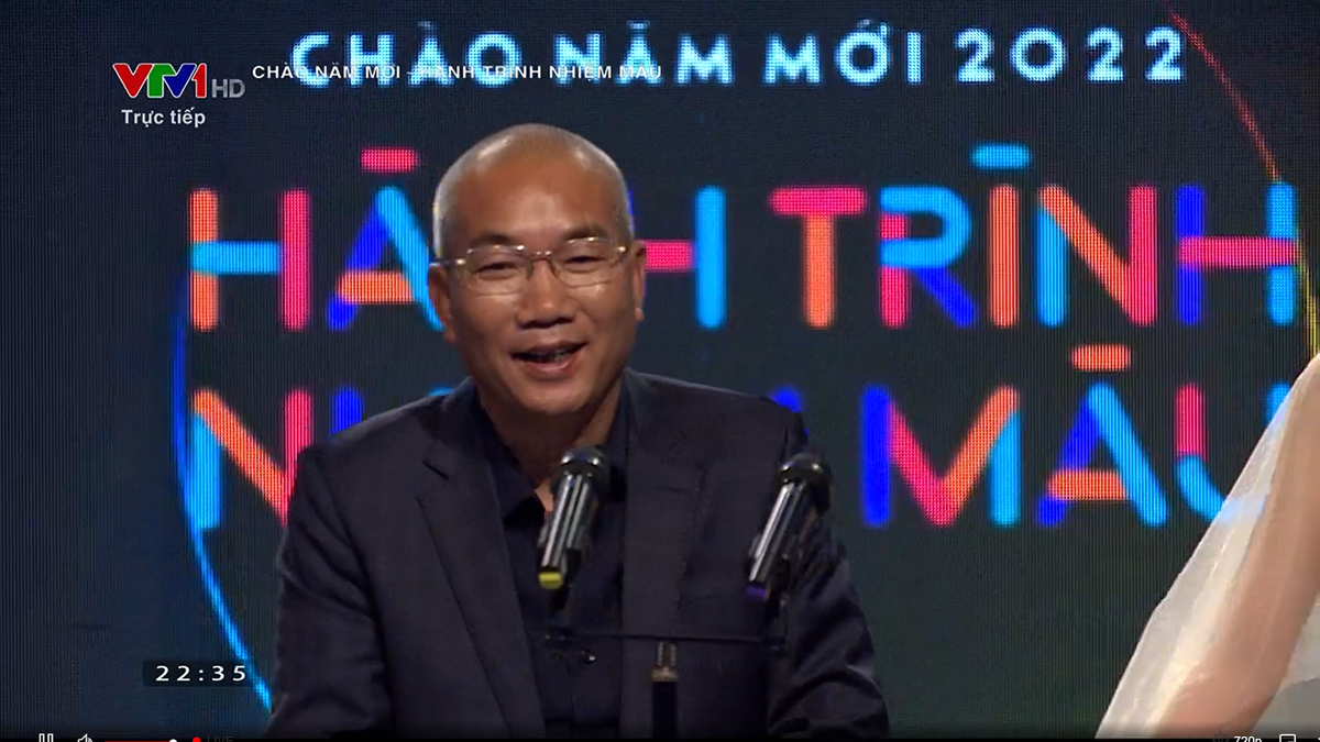 VTV Awards 2021: 'Hương vị tình thân' là phim ấn tượng nhất, Mạnh Trường - Hồng Diễm được vinh danh Ảnh 8