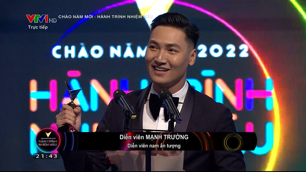 VTV Awards 2021: 'Hương vị tình thân' là phim ấn tượng nhất, Mạnh Trường - Hồng Diễm được vinh danh Ảnh 4