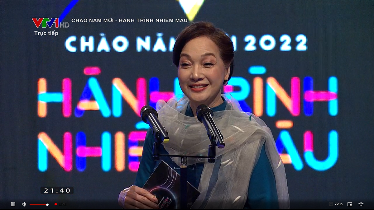 VTV Awards 2021: 'Hương vị tình thân' là phim ấn tượng nhất, Mạnh Trường - Hồng Diễm được vinh danh Ảnh 3