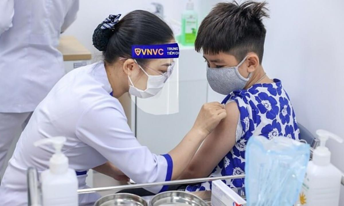 Thủ Tướng yêu cầu tiến hành các thủ tục để mua vaccine cho trẻ 5-11 tuổi Ảnh 1