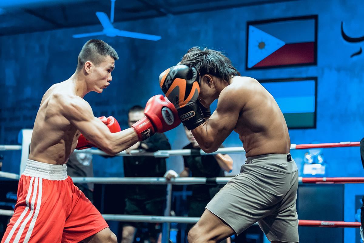 Nhà vô địch boxing Việt Nam khoe cơ bắp cuồn cuộn trước giờ lên sàn The Champion Ảnh 2