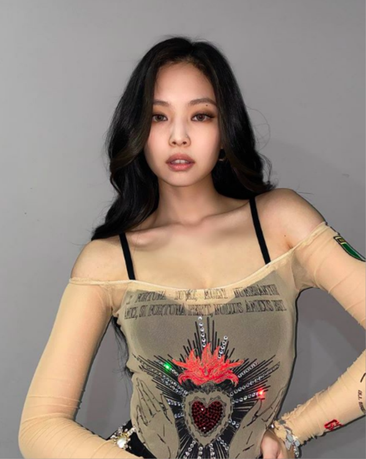 Top 10 khoảnh khắc Jennie khoe đường nét cơ thể hút mắt: Xứng danh nữ thần quyến rũ của Kpop Ảnh 4