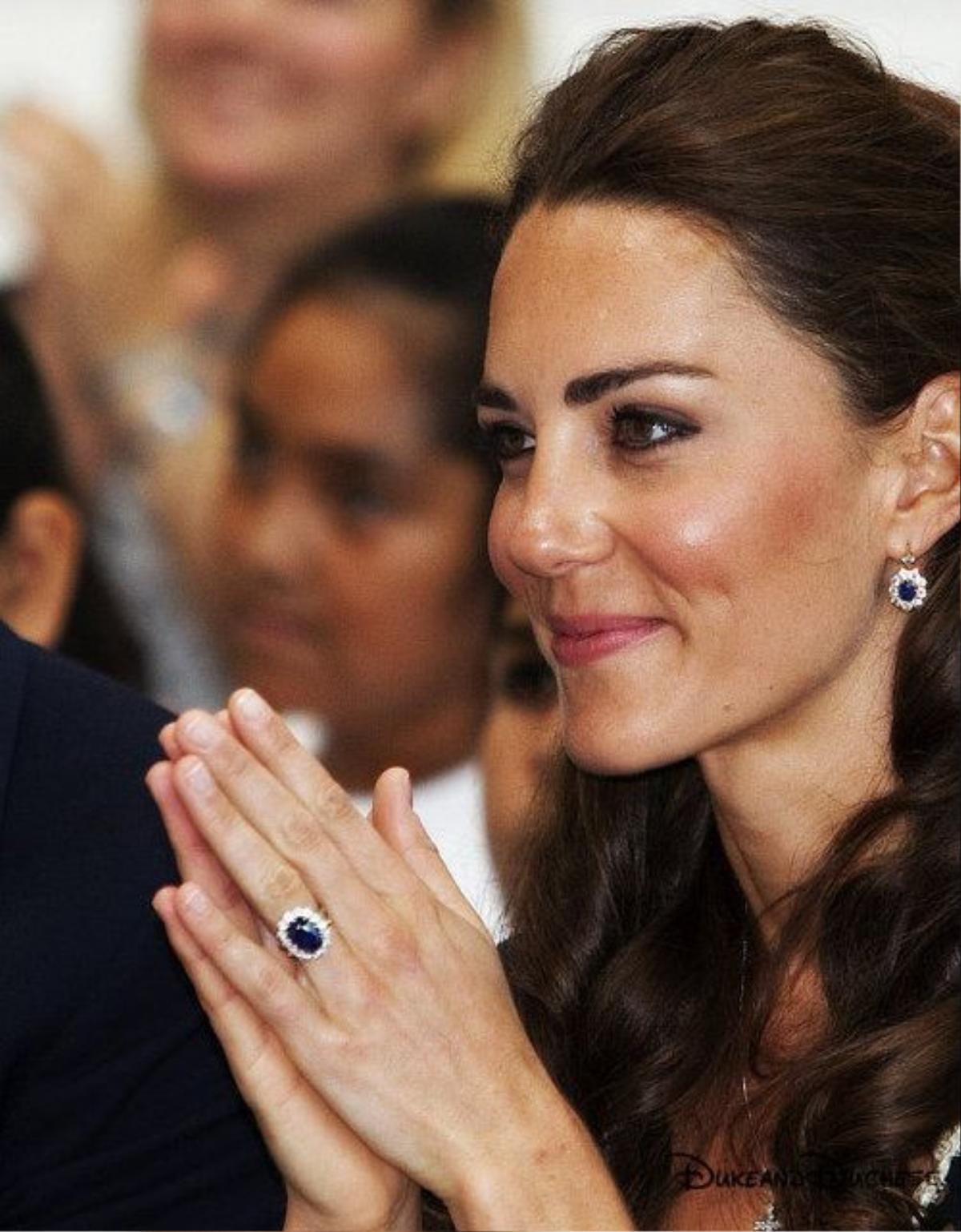 Kate Middleton được Hoàng gia Anh tặng cho loạt quà quý giá, Meghan có mơ cũng không được Ảnh 3