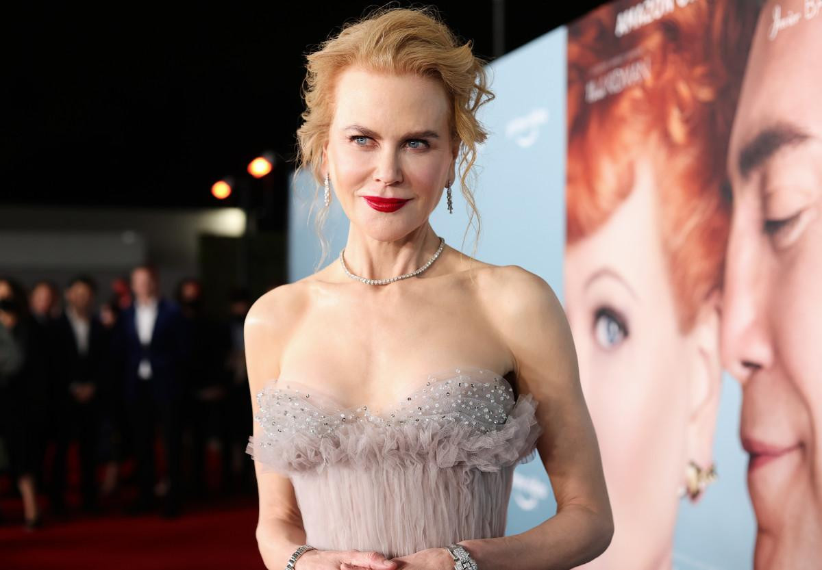 Bí quyết tạo nên vẻ đẹp 'lão hóa ngược' của Nicole Kidman ở tuổi 55 Ảnh 1