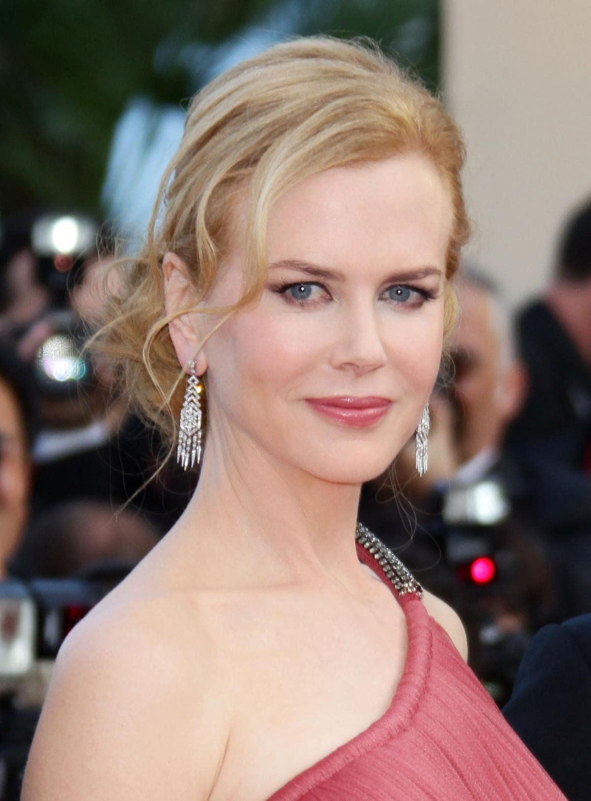 Bí quyết tạo nên vẻ đẹp 'lão hóa ngược' của Nicole Kidman ở tuổi 55 Ảnh 3