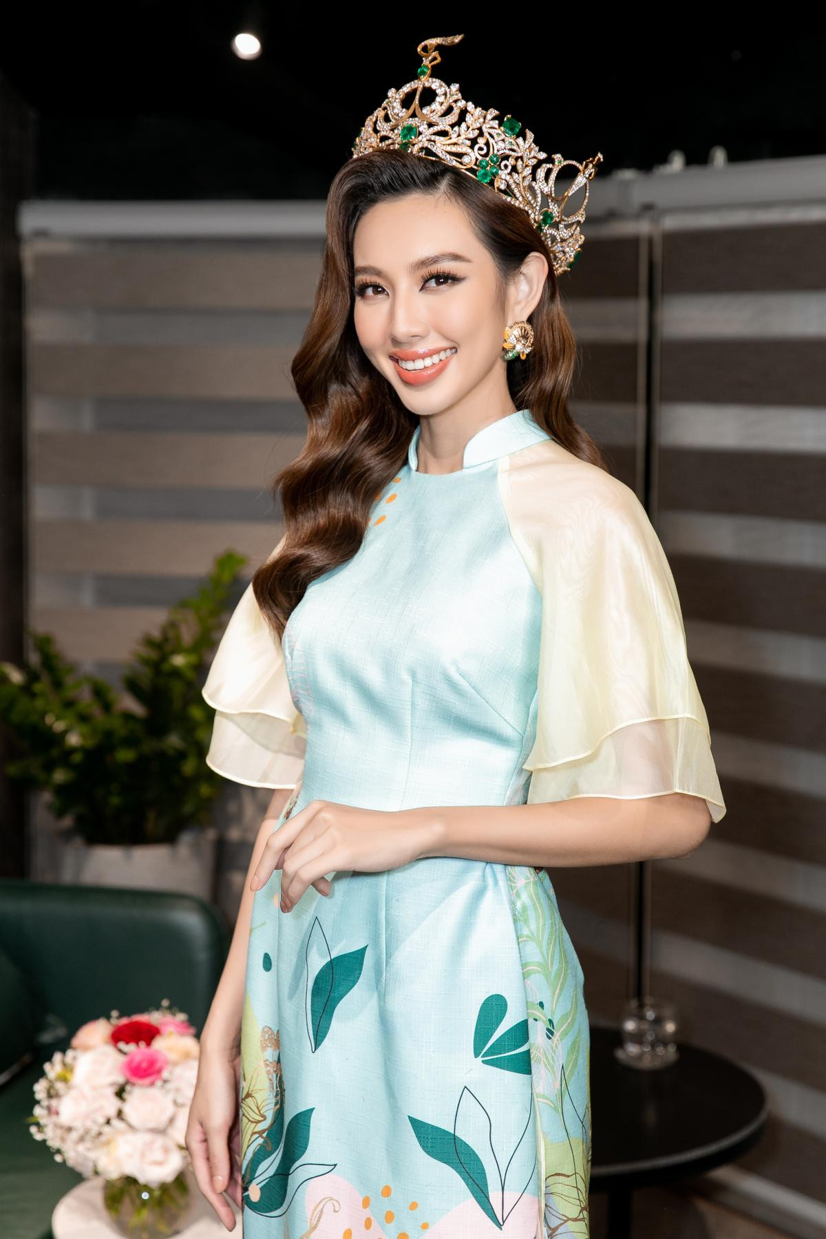 Miss Grand Thùy Tiên mượt mà với áo dài cách tân: Điểm 10 từ hình thức đến chất lượng! Ảnh 6