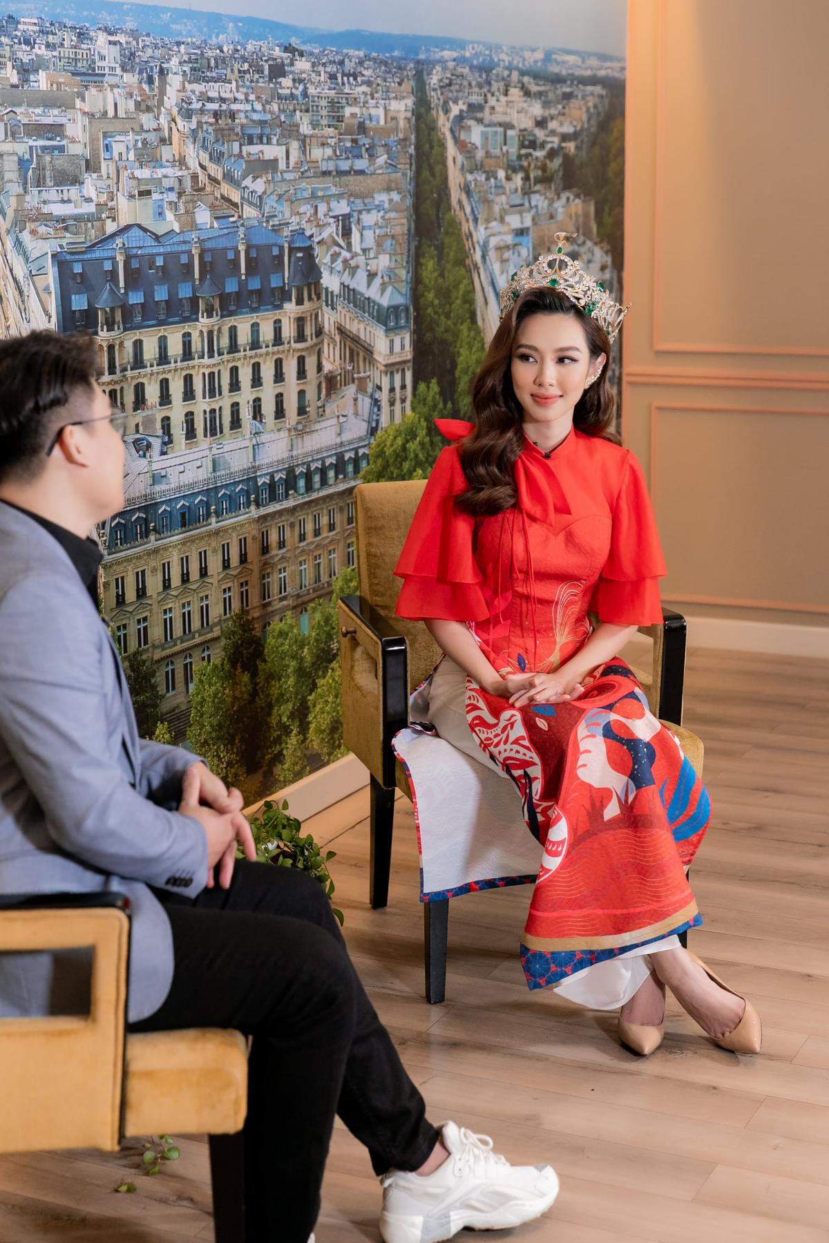 Miss Grand Thùy Tiên mượt mà với áo dài cách tân: Điểm 10 từ hình thức đến chất lượng! Ảnh 5