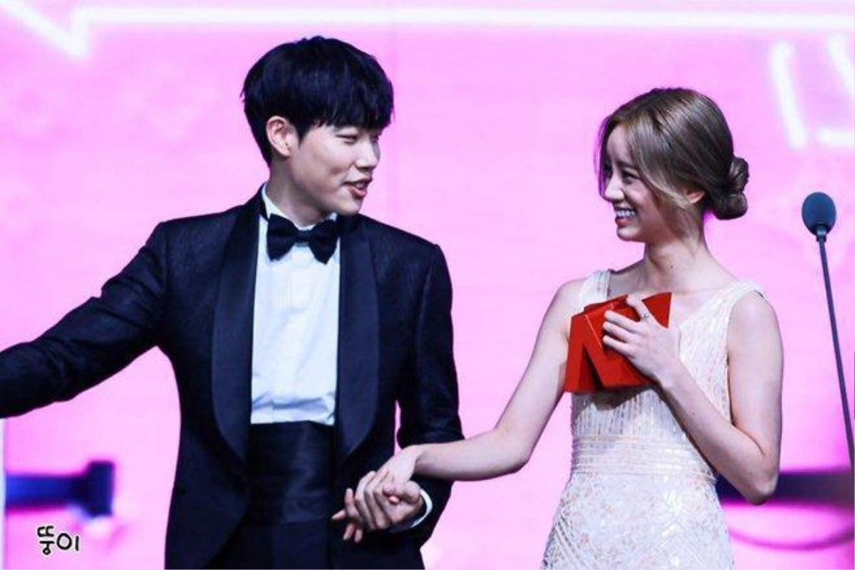 5 cặp đôi yêu bền ít phô trương nhất showbiz Hàn Quốc: Ryu Jun Yeol và Hyeri 6 năm vẫn thua couple 10 năm Ảnh 17