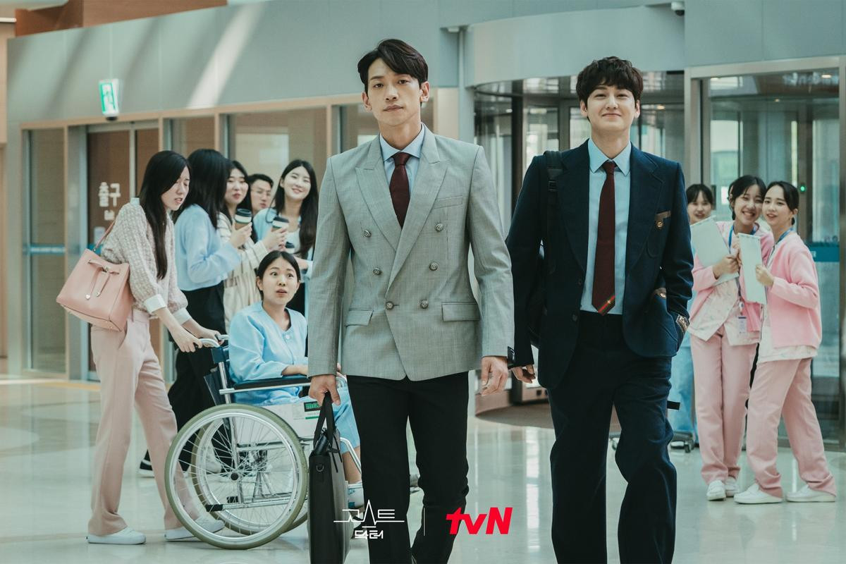 4 bộ phim giả tưởng gây chấn động màn ảnh Hàn: 'Ghost Doctor' của Kim Bum và Bi Rain khiến fan cười sảng Ảnh 2