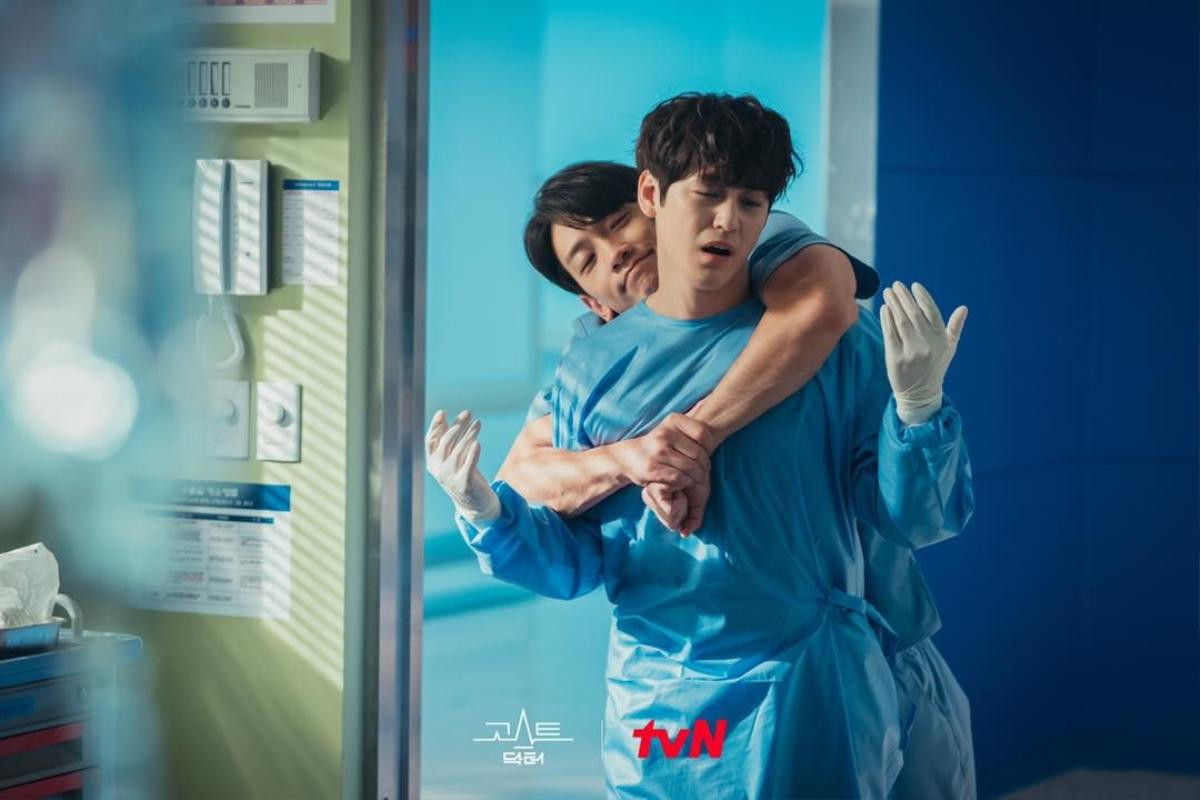 4 bộ phim giả tưởng gây chấn động màn ảnh Hàn: 'Ghost Doctor' của Kim Bum và Bi Rain khiến fan cười sảng Ảnh 3