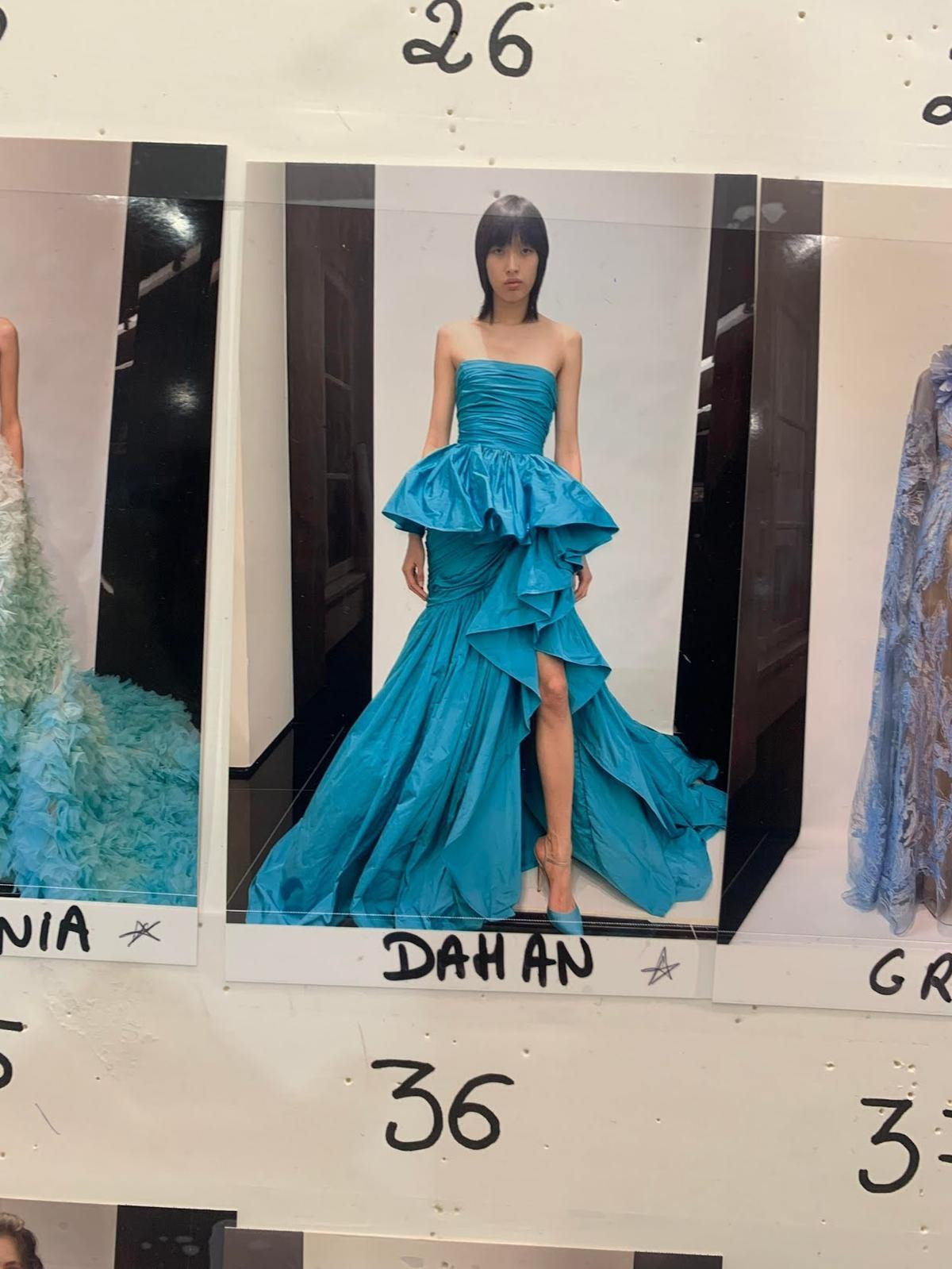 Phương Oanh kiều diễm trong show Haute Couture của Elie Saab, fan sởn da gà tự hào! Ảnh 1