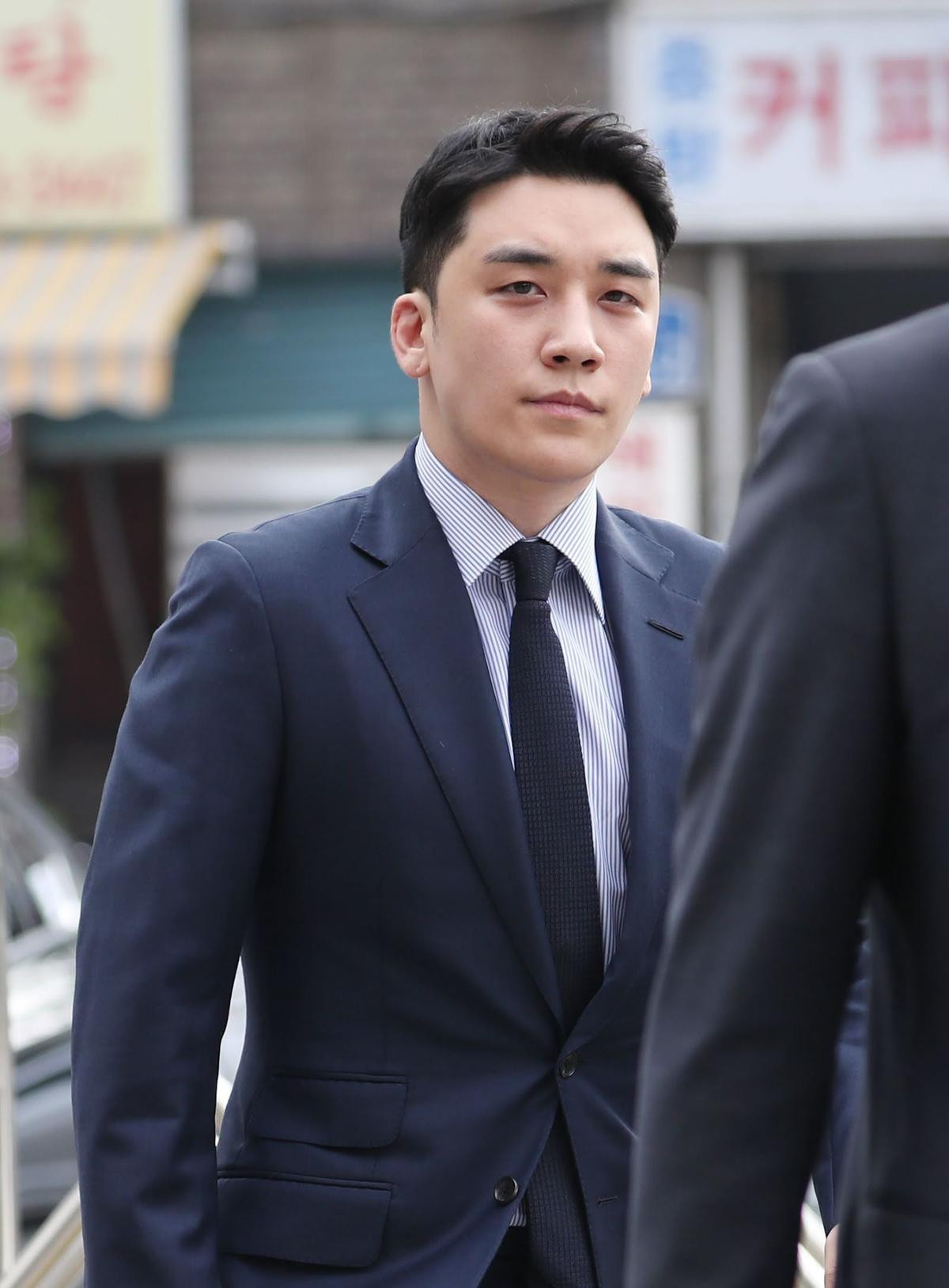 Seungri (BIGBANG) thừa nhận mọi tội danh, nhận án tù 1 năm rưỡi Ảnh 2