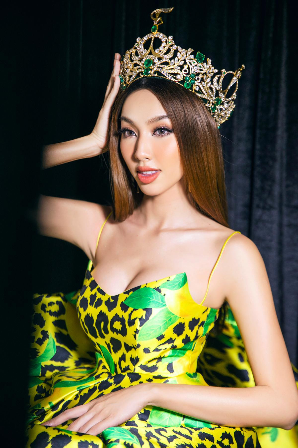 Thùy Tiên lần đầu catwalk với cương vị Miss Grand International, diễn vedette kiêu kỳ ngày đầu xuân Ảnh 5