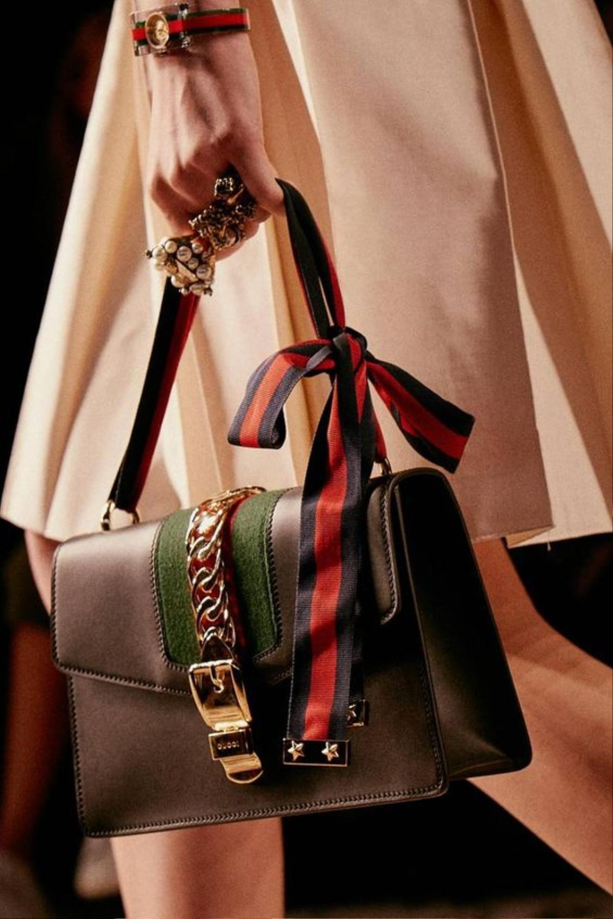 8 mẫu túi huyền thoại của Gucci khiến giới mộ điệu mê mẩn Ảnh 8