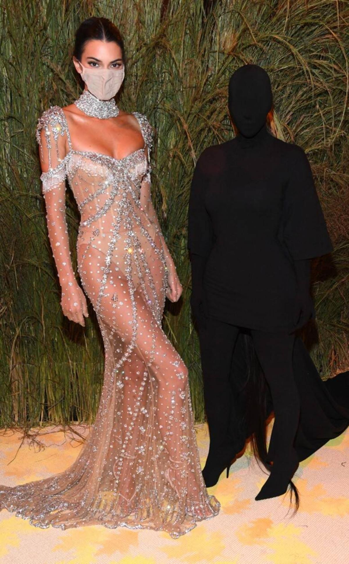 Kim Kardashian không muốn che kín mặt như 'Tử thần thực tử' ở Met Gala Ảnh 4