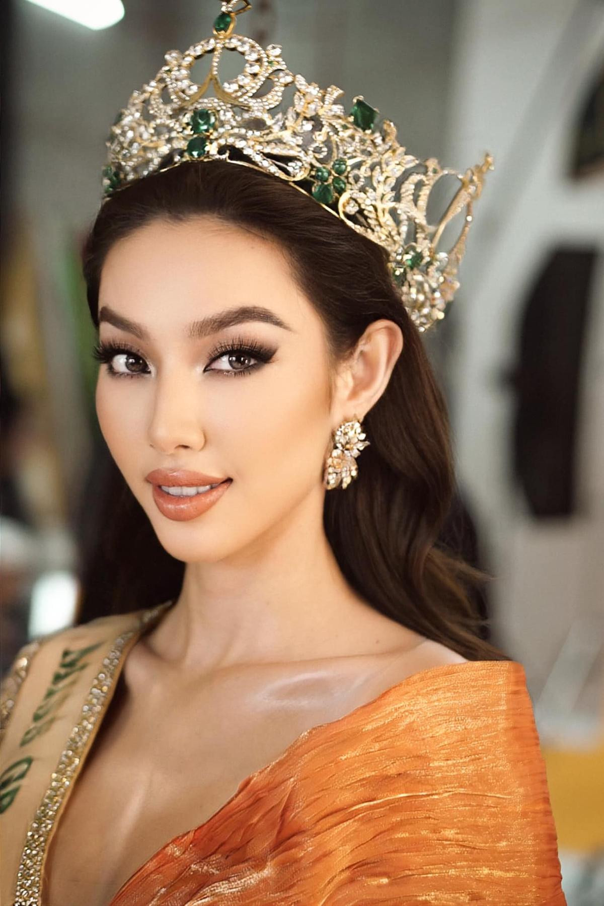 Miss Grand - Thùy Tiên khoe sắc kiêu sa diễm lệ khiến fan 'quên đường đi lối về' Ảnh 3