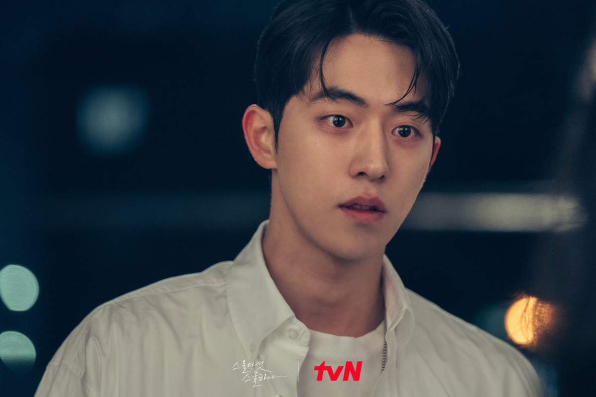 'Twenty Five, Twenty One' gây sốt, Kim Tae Ri được khen nức nở, Nam Joo Hyuk lại bị chê diễn đơ Ảnh 8