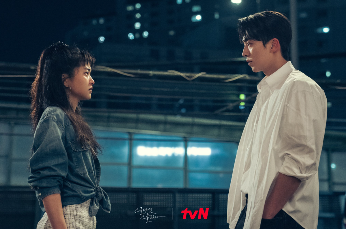 'Twenty Five, Twenty One' gây sốt, Kim Tae Ri được khen nức nở, Nam Joo Hyuk lại bị chê diễn đơ Ảnh 9