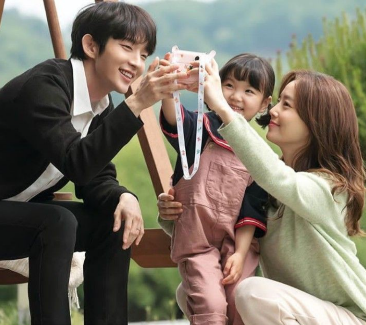 Lộ bằng chứng Moon Chae Won đang hẹn hò với Lee Joon Gi, thêm 1 cặp đôi 'phim giả tình thật'? Ảnh 7