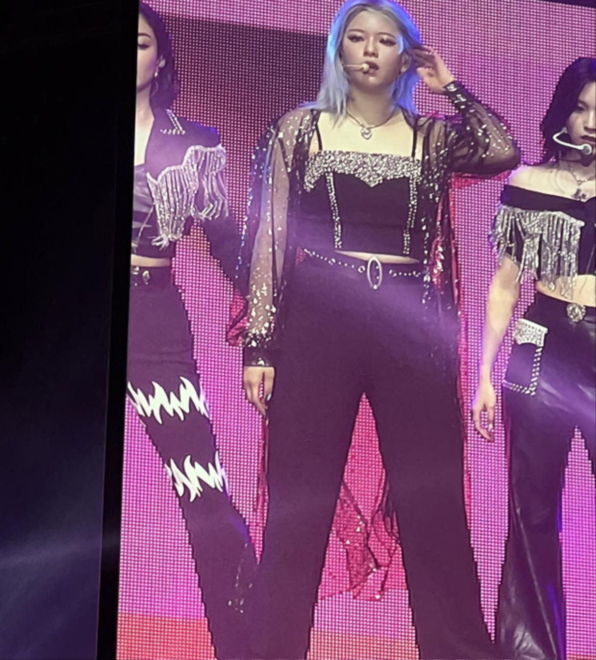 Diện mạo mới của Jeongyeon (Twice) sau màn tăng cân chóng mặt: 'Lột xác' ngoạn mục bất chấp 'cam thường' Ảnh 4