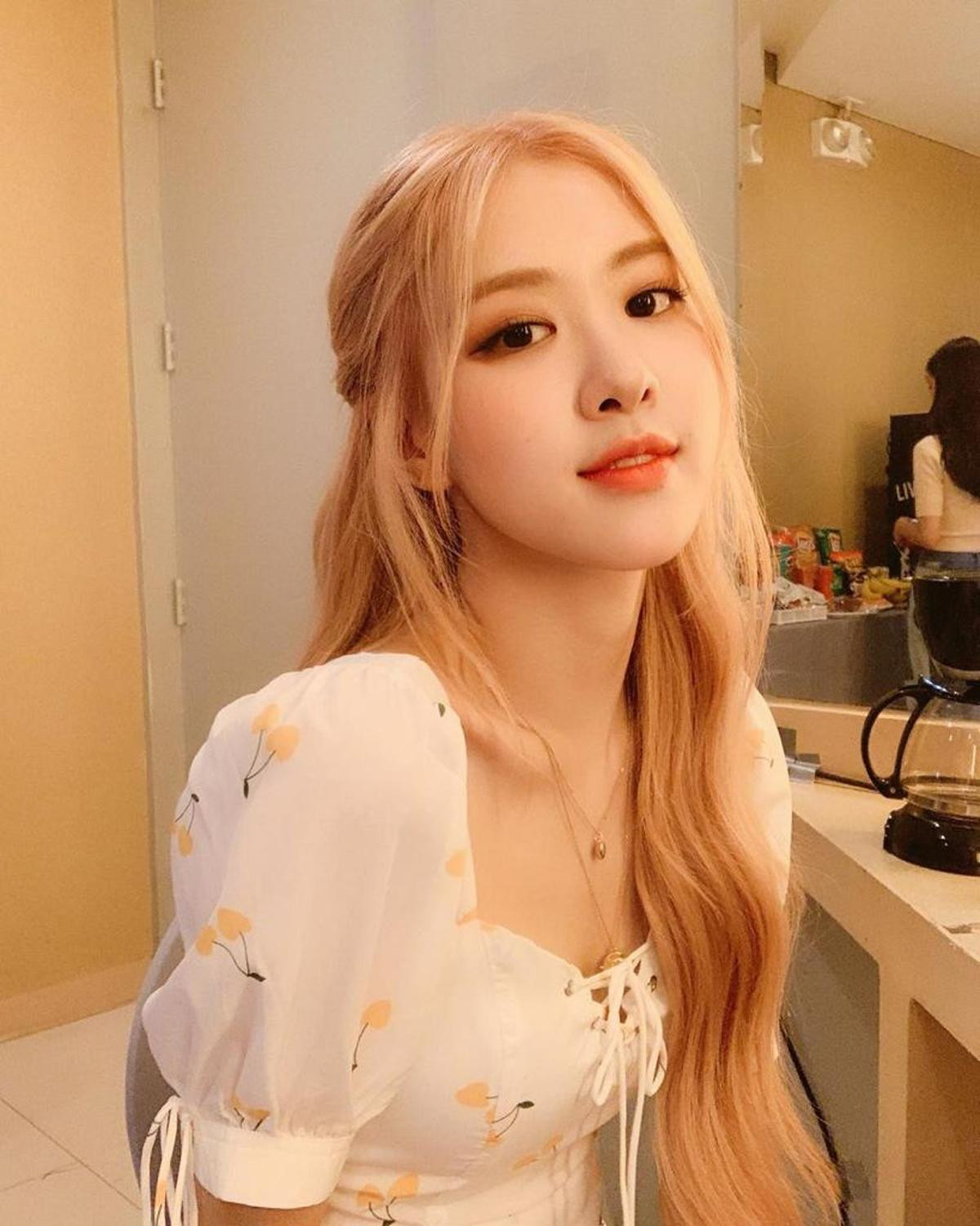 Fan Việt ngỡ ngàng, ngơ ngác khi Rosé (BlackPink) mở Ngày đầu tiên của Đức Phúc trên livestream? Ảnh 6