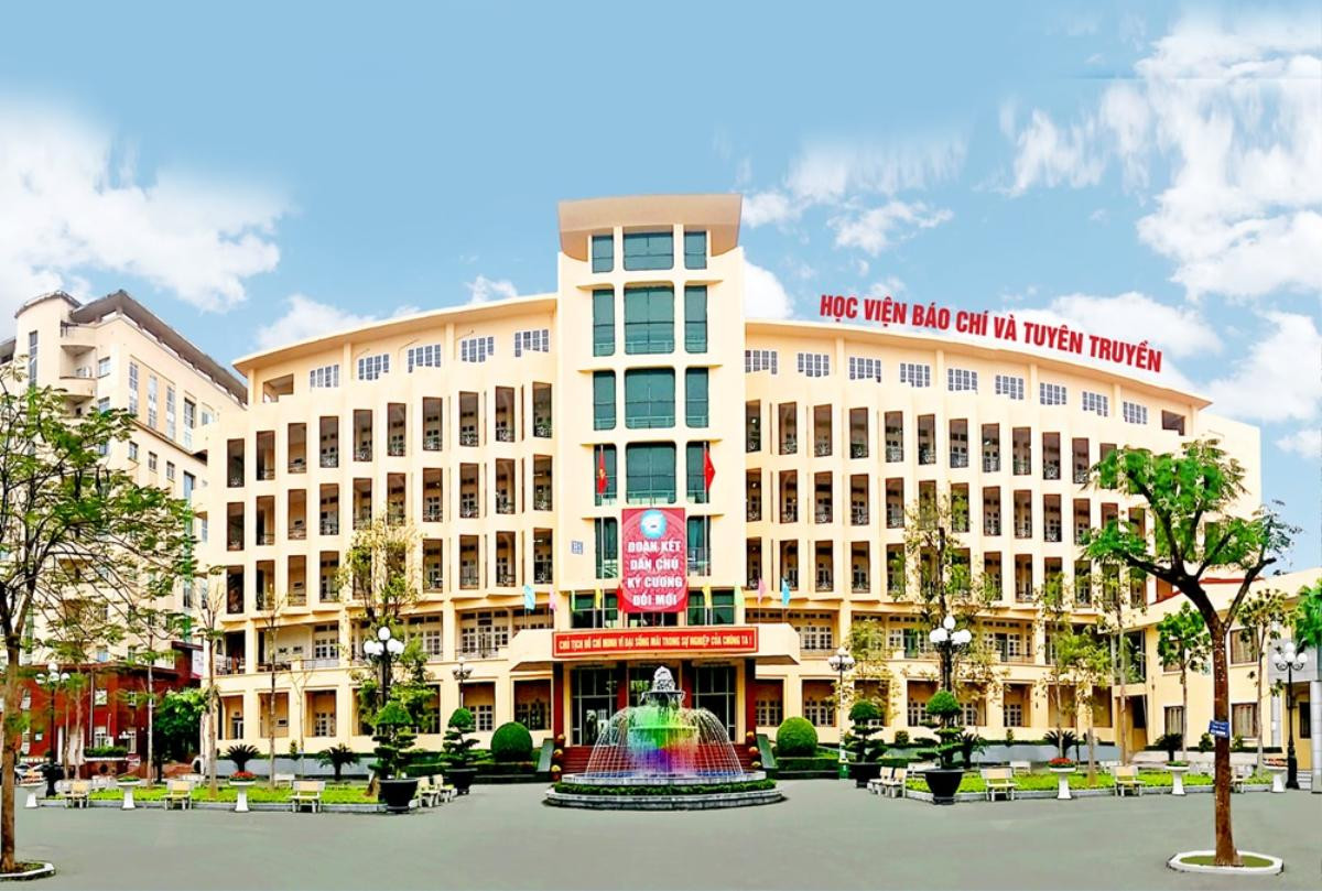 Vừa thông báo đi học lại, hai trường ĐH bất ngờ 'quay xe' tiếp tục cho sinh viên học trực tuyến Ảnh 2