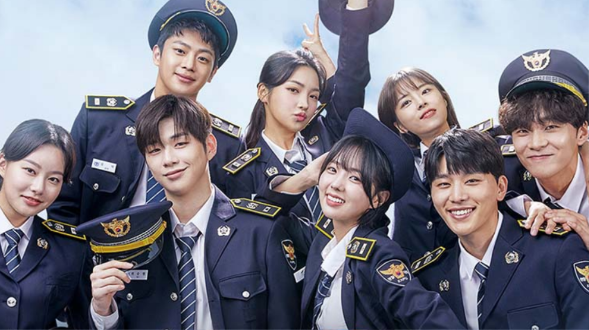 Kang Daniel 'trai trên gái dưới' trong phim Rookie Cops, fan hờn dỗi đòi 'cất poster' Ảnh 4