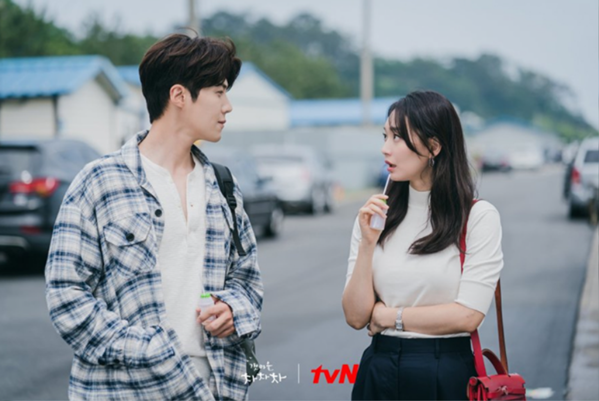 Phim mới của Kim Woo Bin và Shin Min Ah bị ví như 'Hometown Chachacha' phiên bản 2.0 Ảnh 7