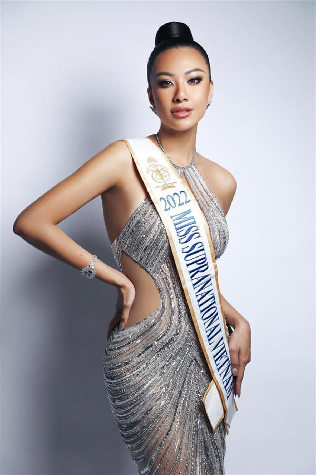 Miss Universe 2021 'thả tim' khi Kim Duyên thi Miss Supranational 2022 Ảnh 4