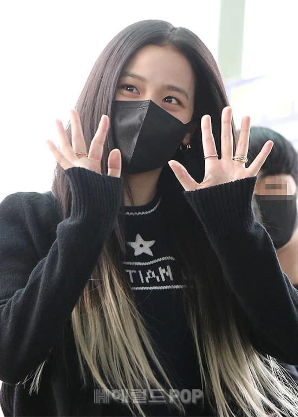 Lần đầu trong sự nghiệp, chị cả Jisoo (Blackpink) 'chơi lớn' khiến dân tình được phen trầm trồ Ảnh 3