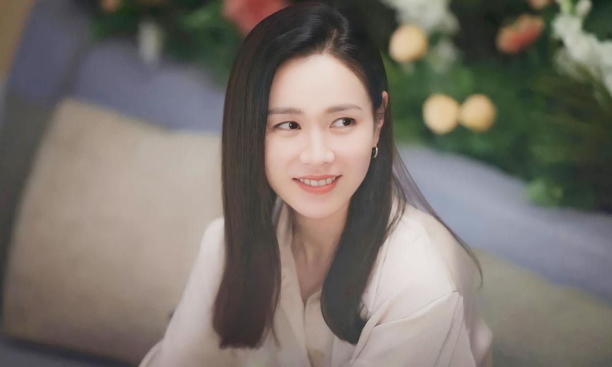 Son Ye Jin hóa thân thành nữ sinh trung học trong Tuổi 39: Cớ sao lại xinh đẹp hơn 12 năm trước? Ảnh 3