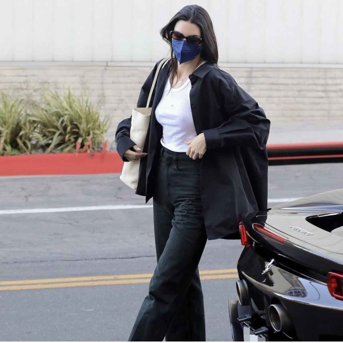 Sự chú ý của ta lỡ va vào Kendall Jenner khi nàng diện quần jeans: Đỉnh số 2 thì không ai số 1 Ảnh 12