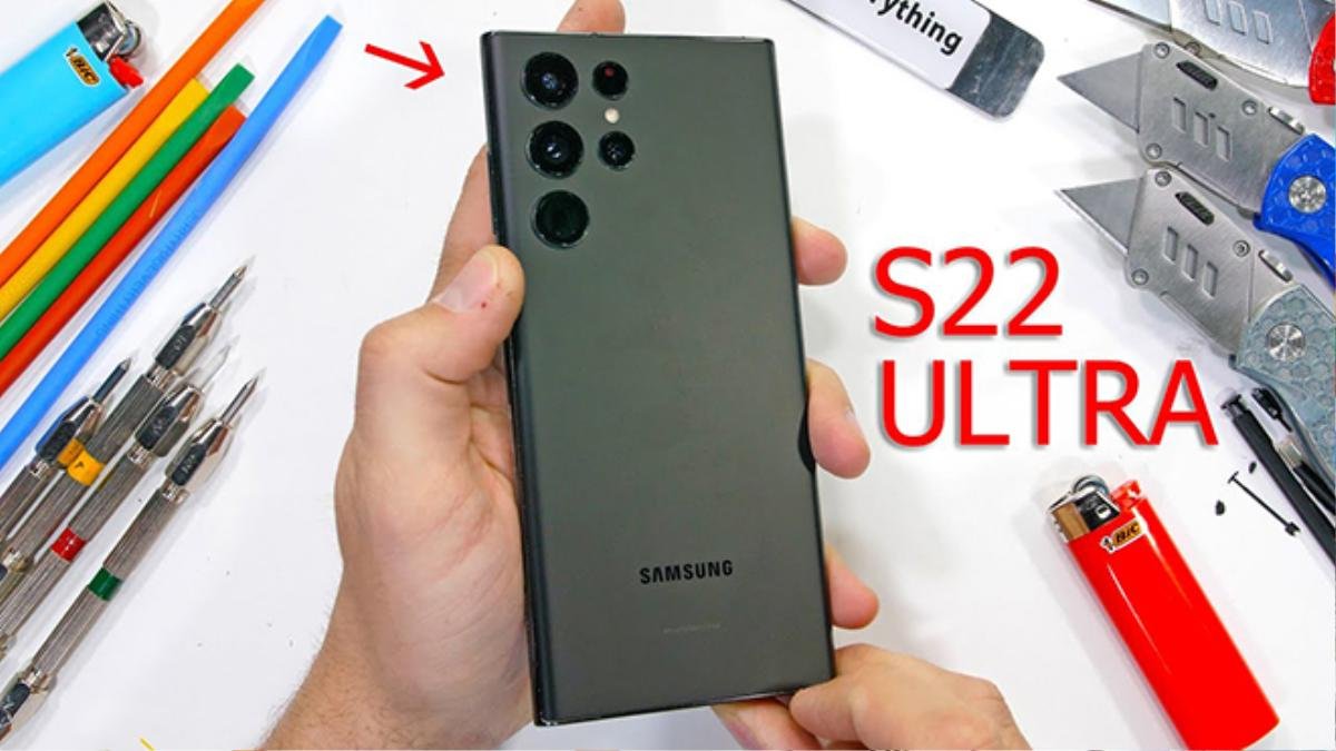 Galaxy S22 Ultra 'sống sót' sau thử nghiệm bẻ cong Ảnh 1