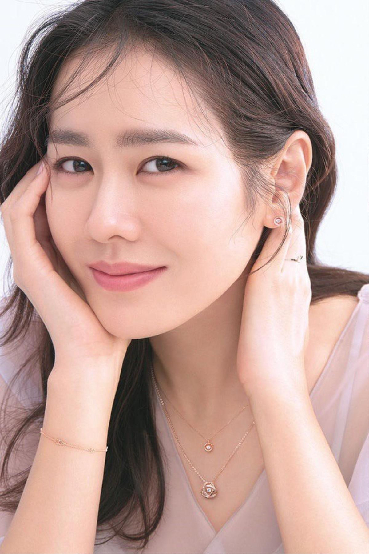 Son Ye Jin, Kim Tae Hee và Song Hye Kyo đọ sắc làn da: Xem ai nhỉnh hơn? Ảnh 2