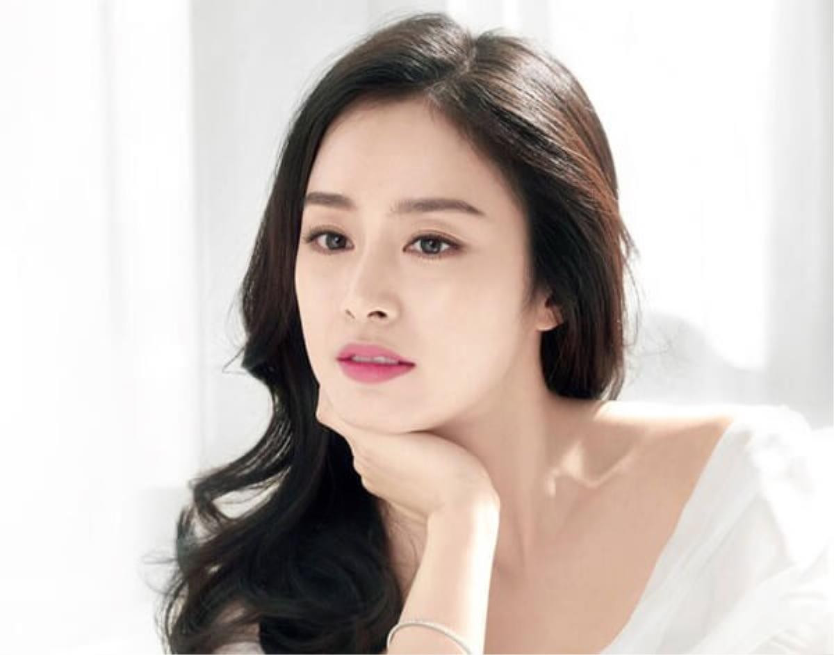 Son Ye Jin, Kim Tae Hee và Song Hye Kyo đọ sắc làn da: Xem ai nhỉnh hơn? Ảnh 8