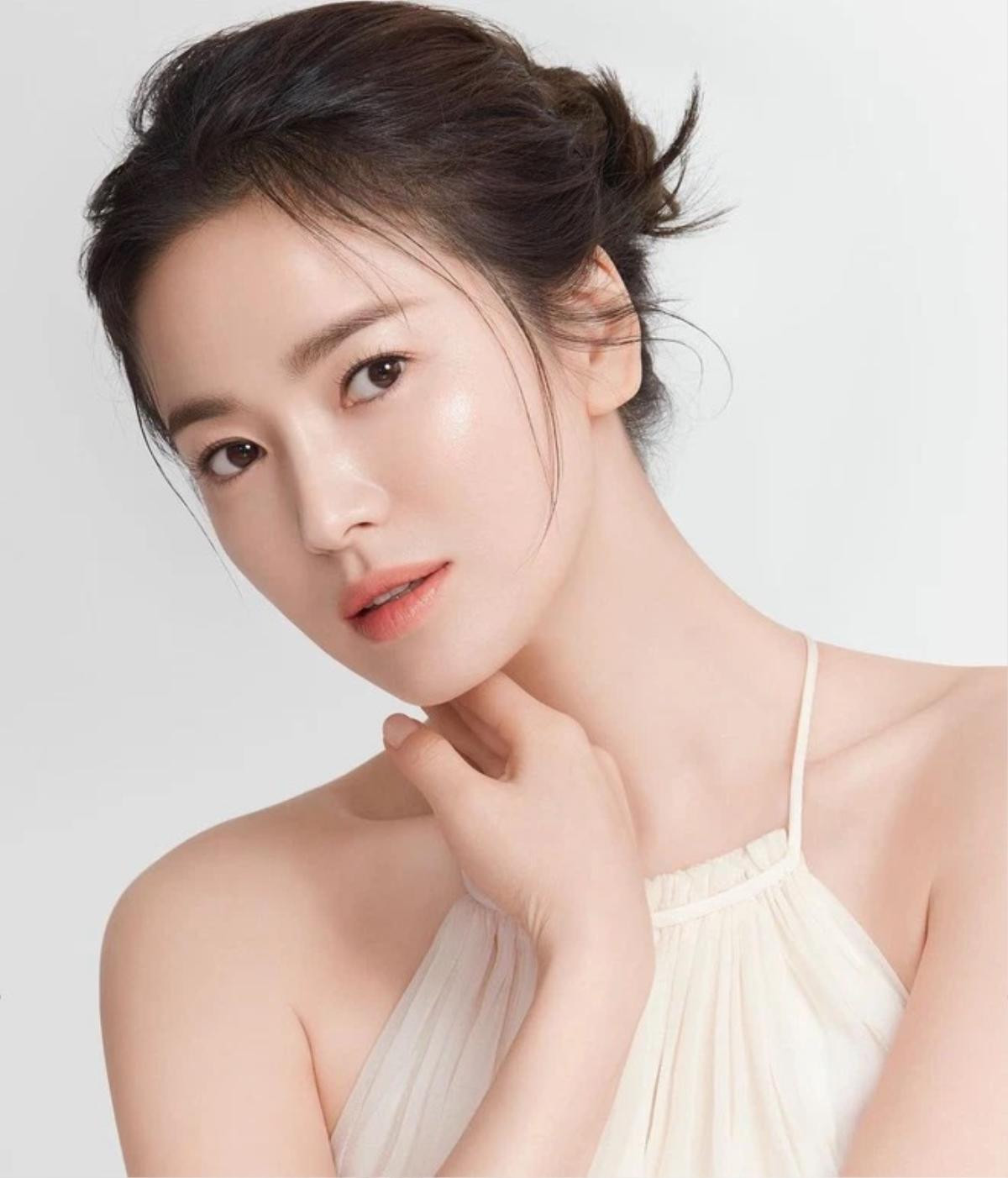 Son Ye Jin, Kim Tae Hee và Song Hye Kyo đọ sắc làn da: Xem ai nhỉnh hơn? Ảnh 6