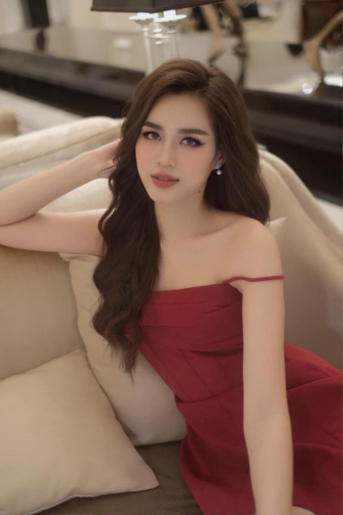 Đỗ Thị Hà không cần phiên dịch, tự mình 'bắn' tiếng Anh trong đêm chung kết Miss World Ảnh 3