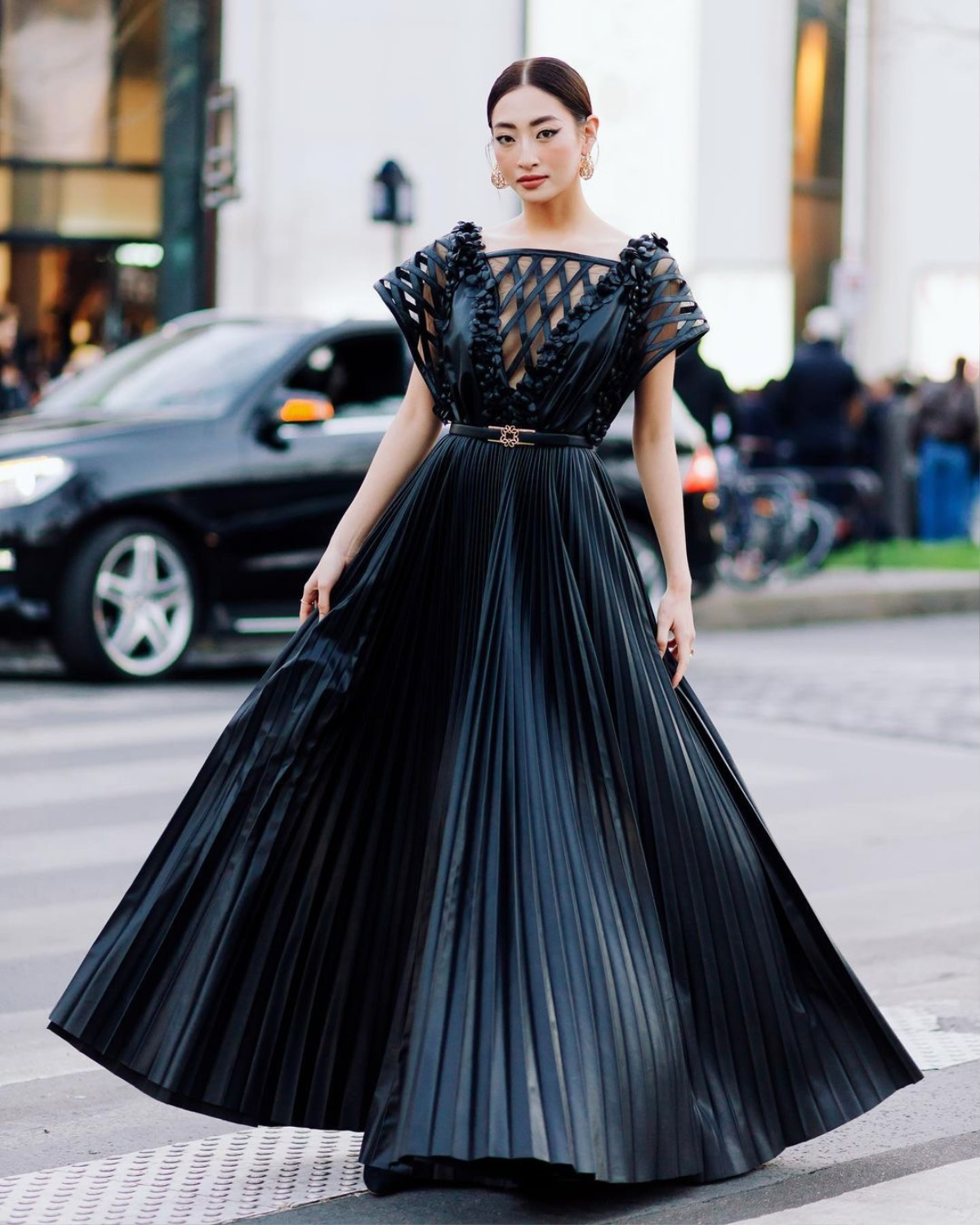 Hoa hậu Lương Thùy Linh và Á hậu Phương Anh ở Paris Fashion Week: Style thế nào, liệu có đủ 'wow'? Ảnh 5