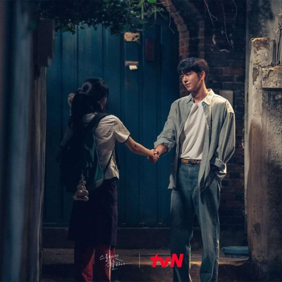 'Hẹn hò chốn công sở' của Ahn Hyo Seop vượt mặt chị đại Son Ye Jin, thống trị bảng xếp hạng Ảnh 6