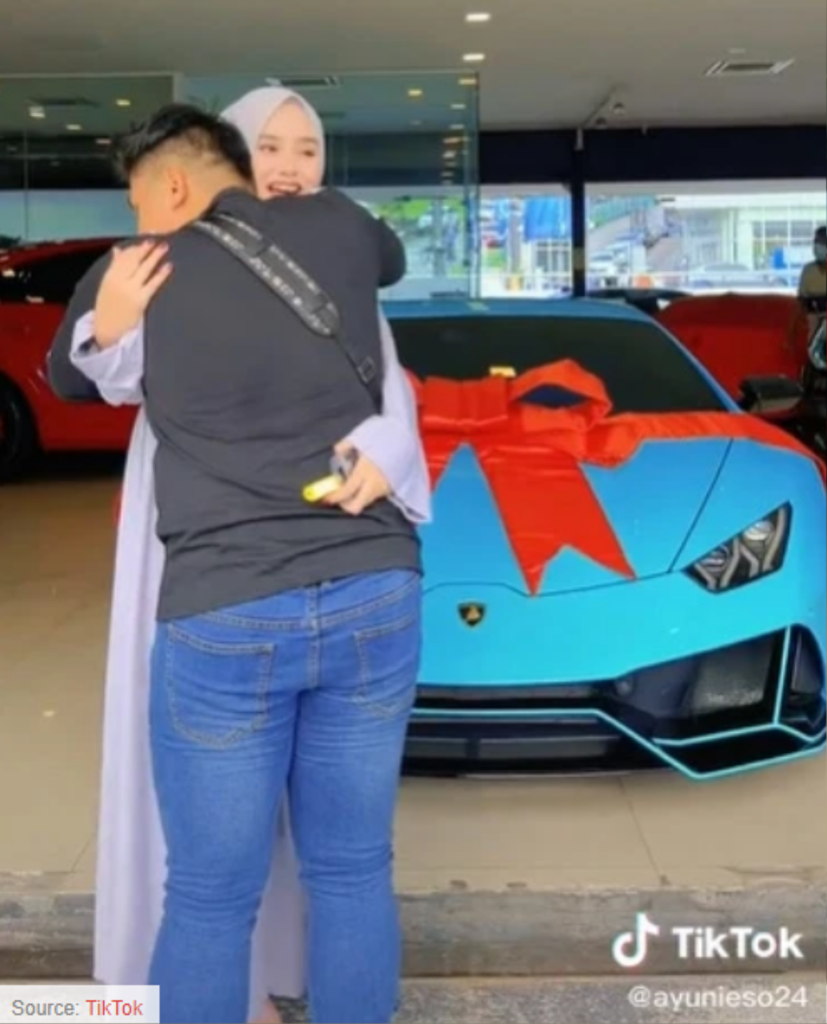 Vợ bầu tặng chồng chiếc Lamborghini gần 11 tỷ, lý do phía sau khiến nhiều người 'bật ngửa' Ảnh 1